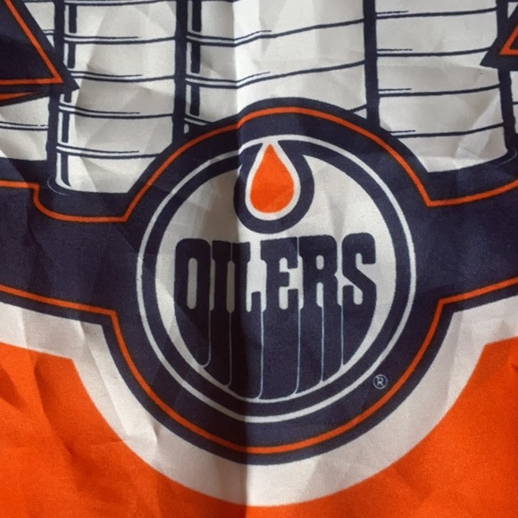Edmonton Oilers 40th Anniversary flag - Picture 5 of 7
